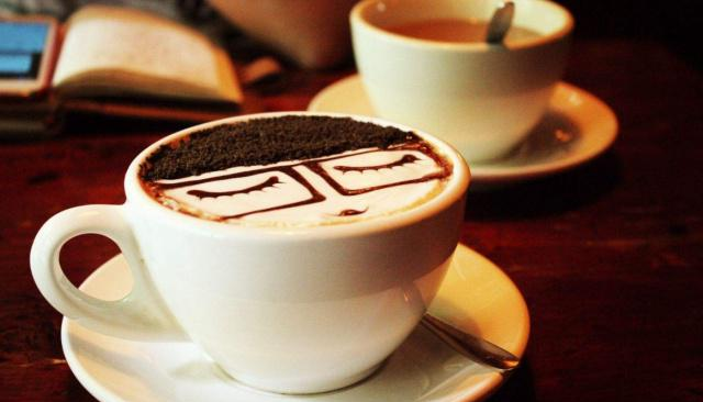 骨质疏松|50岁后的女性,少吃这些“偷钙” 食物,骨质疏松或许不来扰