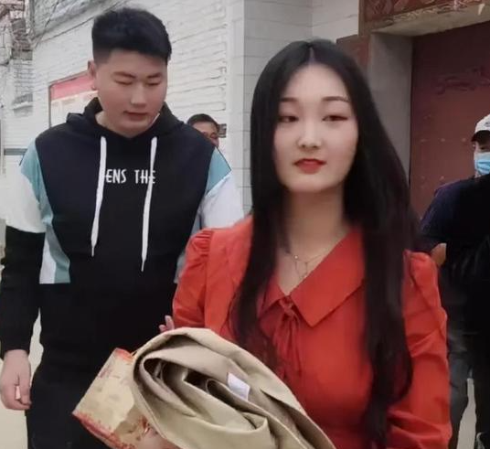 朱单伟|朱单伟因祸得福了，又有了漂亮的新女友？比陈亚男强多了！