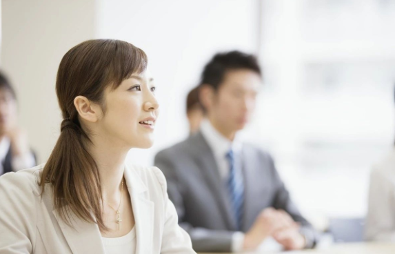 |职场上，如何让别人看得起你？