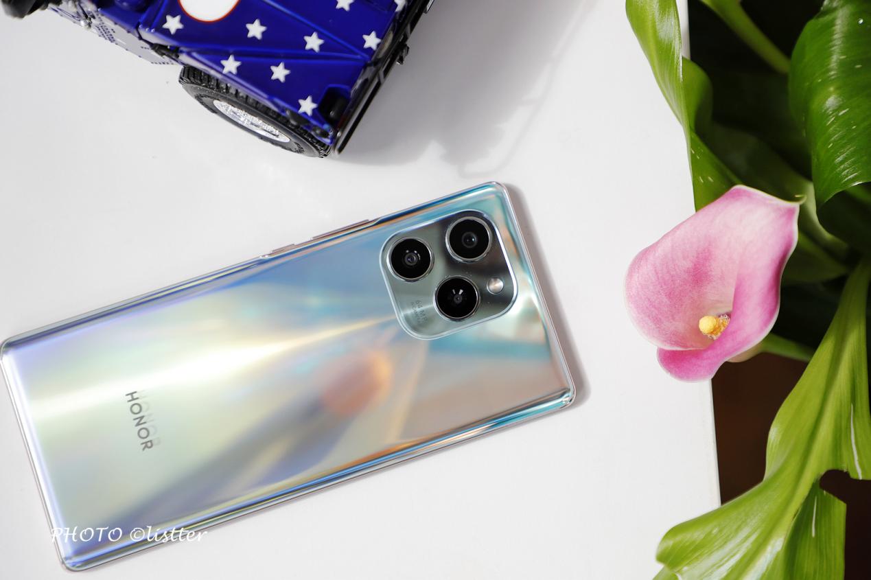 屏下光学指纹+66W快充，仅售1699元起，荣耀旧款旗舰“清仓”！