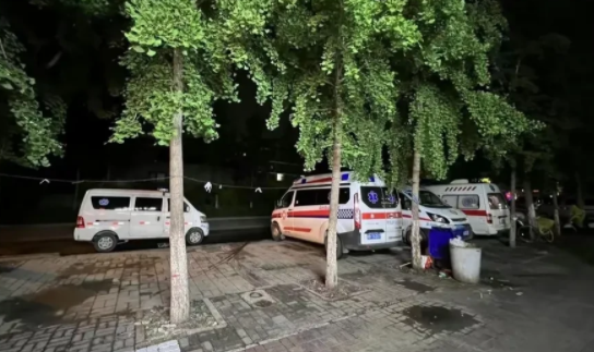 “我回到家后感觉头疼,就让救护车把我拉去医院治疗了。”