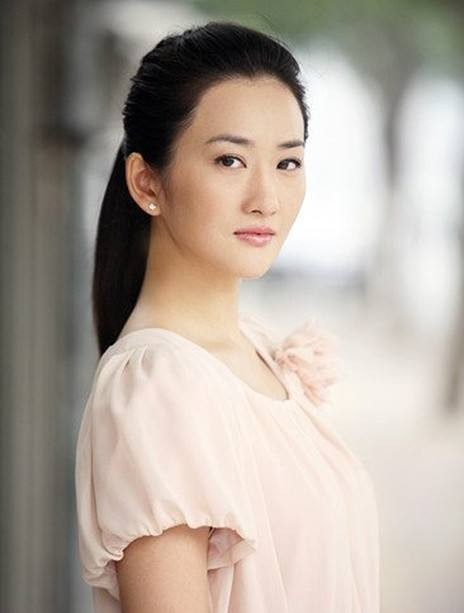 欧阳奋强|老版红楼梦中，已故演员11人之多，欧阳奋强的金玉良缘最让人惊喜