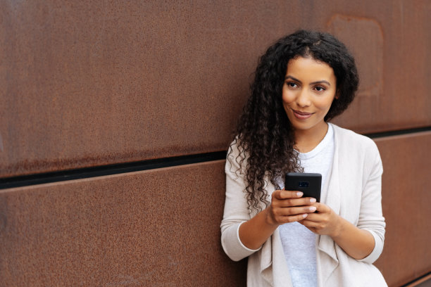 马克·扎克伯格|“话多”成为一种社交媒体里的话题，从此与大家失去联系