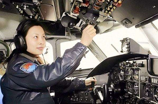 中国航天员首次太空过大年，王亚平女儿让妈妈只摘一颗星星
