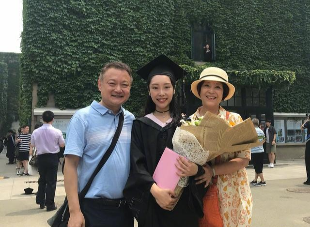 欧阳奋强|老版红楼梦中，已故演员11人之多，欧阳奋强的金玉良缘最让人惊喜