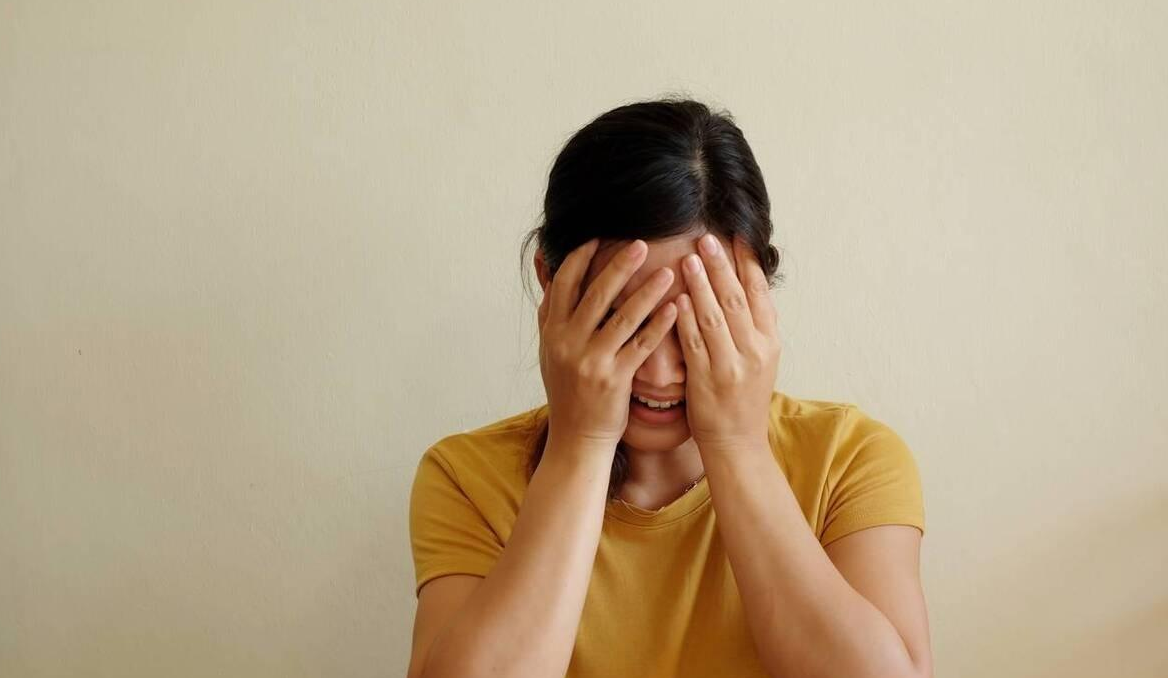 53岁婆婆退休不给带娃,拿钱给儿媳,却被怒怼:真是打发叫花子?