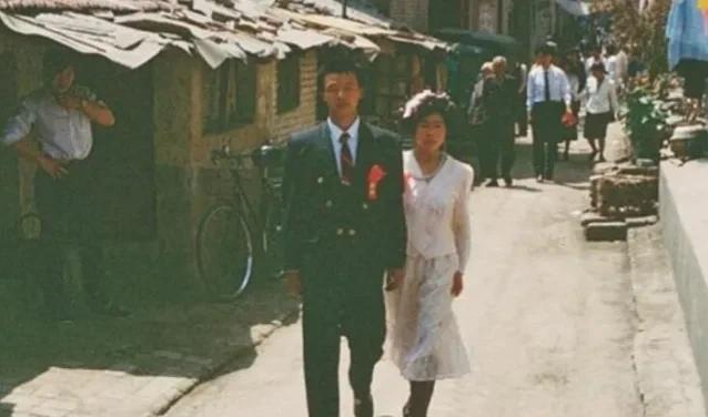 长春“美男子”王伟,美色诱杀17名女子,怪癖:喜欢收集死者衣物