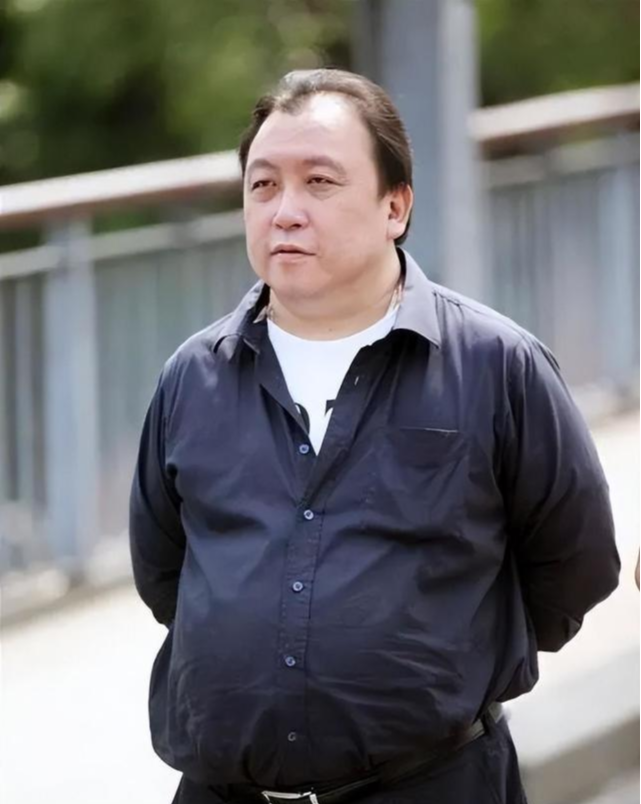 国籍|一天之内6个瓜，未婚先孕、退外国籍、恋情添实锤，个个都是大瓜