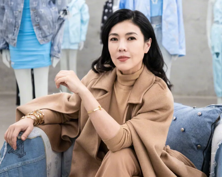 苏芒|苏芒不在娱乐圈,却经常给娱乐圈制造风浪!