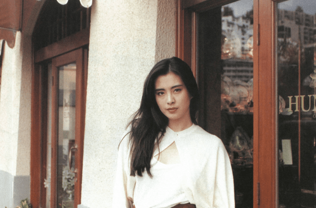 王祖贤|王祖贤旧照曝光，没有修图美颜的年代，这才是颜值界的扛把子