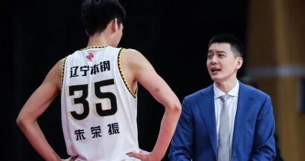 辽宁男篮|姜是老的辣！辽篮35岁老将两项数据无人能敌，小姚明应该好好学习