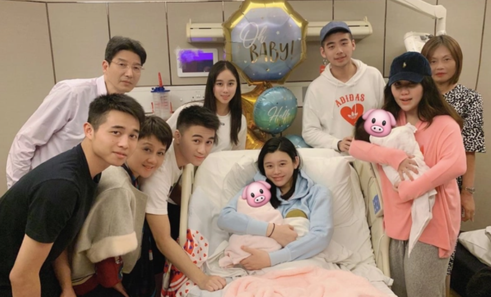 梁安琪|奚梦瑶与婆婆逛街!获4人接待,排场大,梁安琪弯腰合照情商高