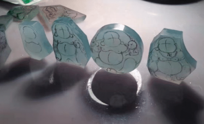 |翡翠抛光并不简单,几大因素影响起货效果,抛光师很重要