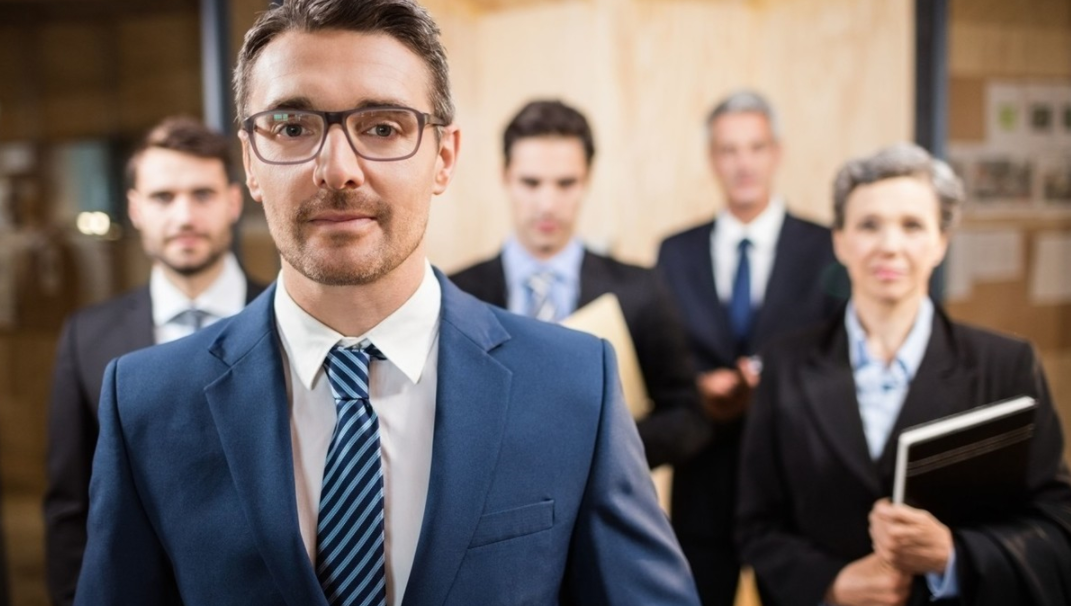 退休|当了领导就可以对年龄大的下属直呼其名吗?这符合传统礼仪吗?