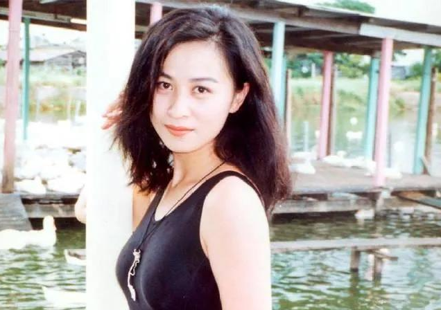 刘嘉玲|刘嘉玲:小土妞蜕,变成香港电影圈大姐大,靠的是什么?