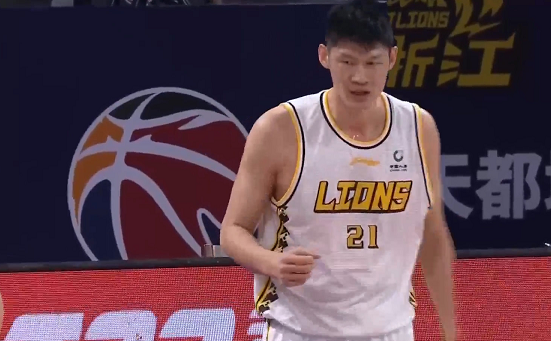 胡金秋|轰24+6！新科MVP领奖后爆发，1V3太霸气，广厦总分1-0夺赛点