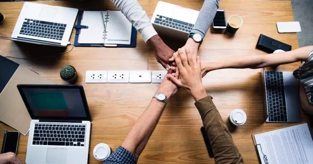 白领|在工作当中,跟同事打交道的九个细节,让你立于不败之地