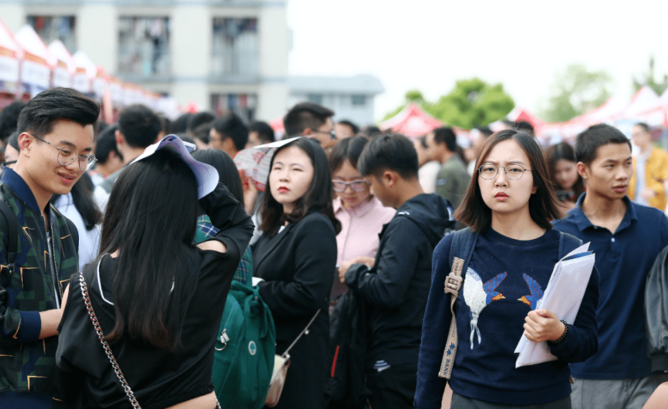 招聘|#秋招#我们是二本学校的应届生，去985学校参加秋招，招聘单位不收简历怎么办？