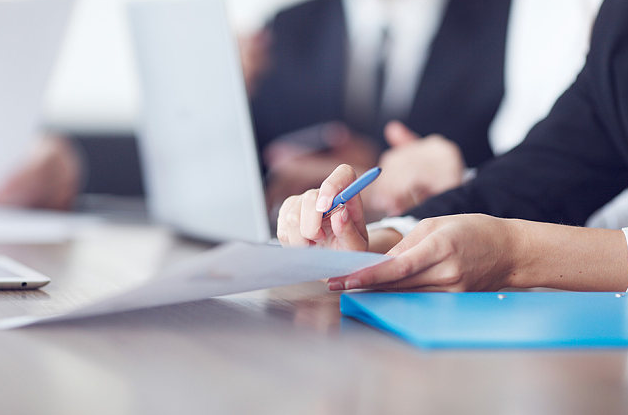 |职场上的人，都在拼命去升职加薪