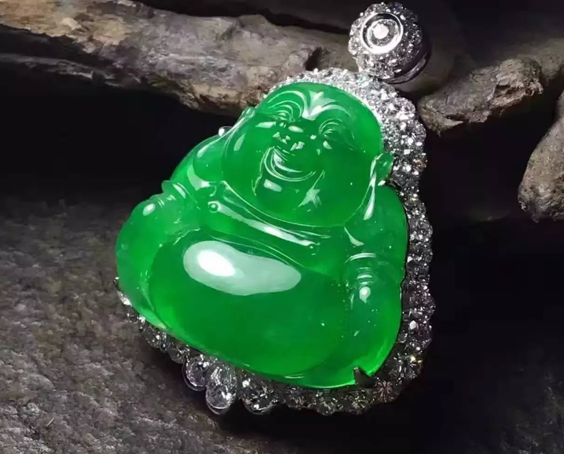 翡翠|怎样才算是精品翡翠?翡翠的雕琢,雕刻师都要做到什么?