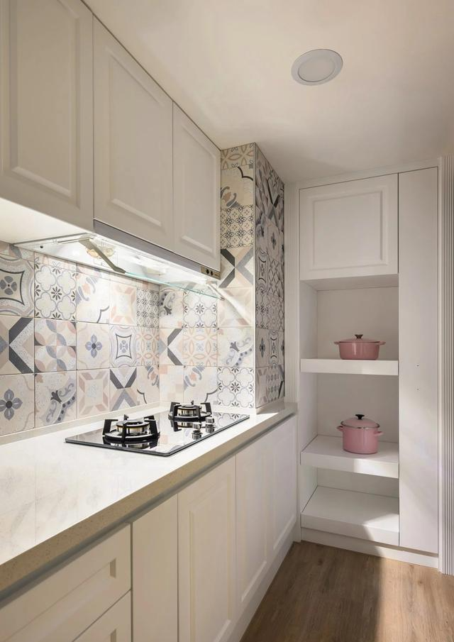 90后夫妻新家装修火了,82㎡,仅凭客厅就圈粉无数,忍不住晒晒