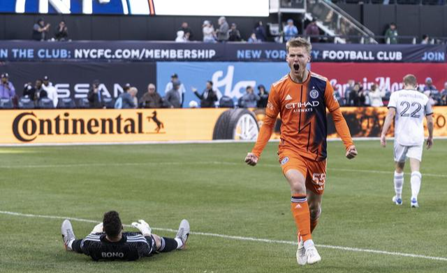 |当你在职场中遇到一个让你特别讨厌, 但又必须天天在一起工作的同事时，你会怎么办？