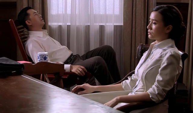 莎莎|看《悬崖》原著结局才知：让老魏害怕的周乙让顾秋妍输得多惨