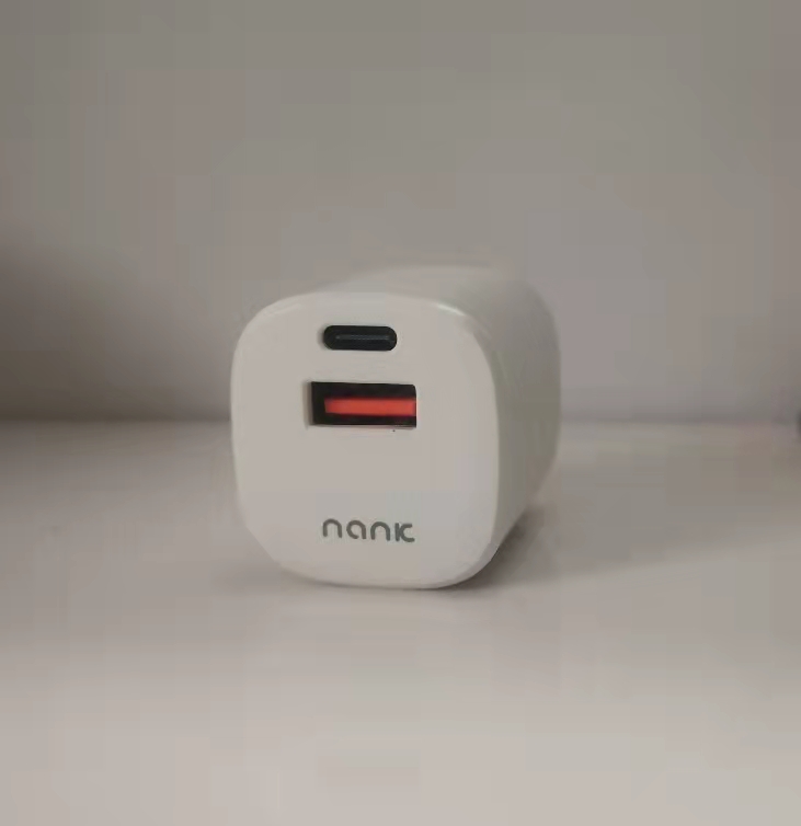 |极致便携——南卡C2 20W双口快充充电器