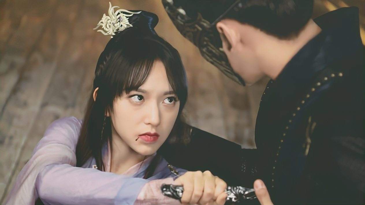 程潇|程潇是怎么一步步把自己从白月光作成弃之可惜，食之无味的鸡肋的