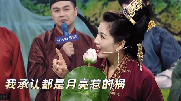 全员加速中|《王牌对王牌7》吃相太难看！全员狂看提词器，硬塞广告毫不掩饰