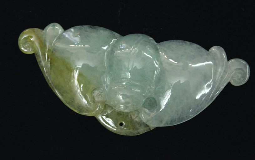 雕刻|被人们讨厌的蝙蝠，是翡翠雕刻的也认题材，备受人们喜爱