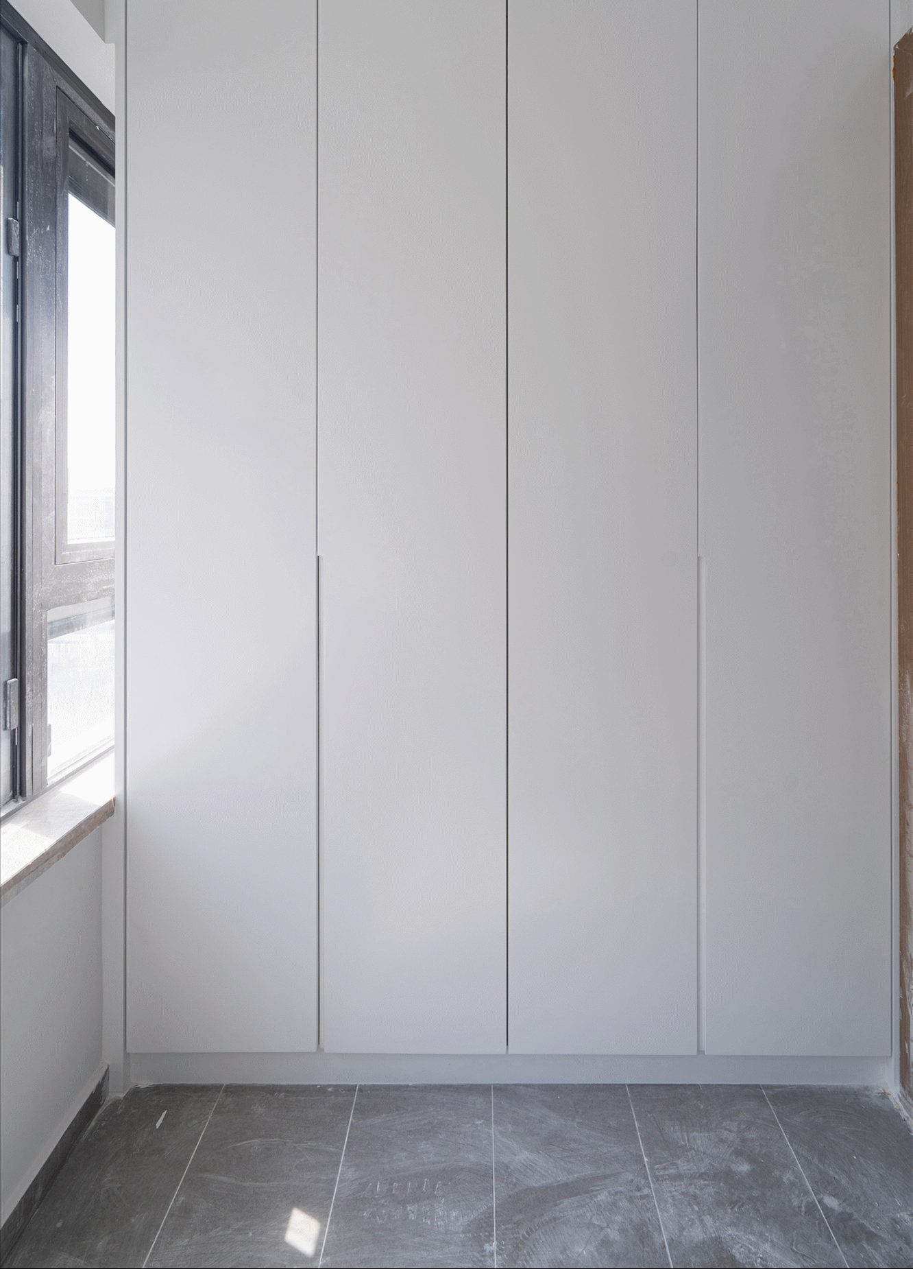 如果有个6米2长的阳台,果断一分为二!双面柜子做隔断,收纳翻倍