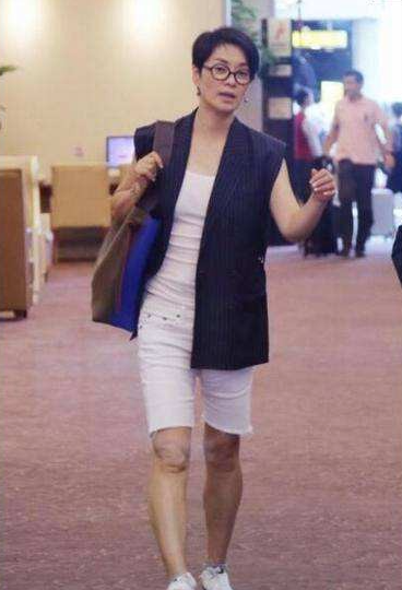 白澍|毛阿敏：是自己倒追的丈夫，她丧夫后首次现身，人比黄花瘦