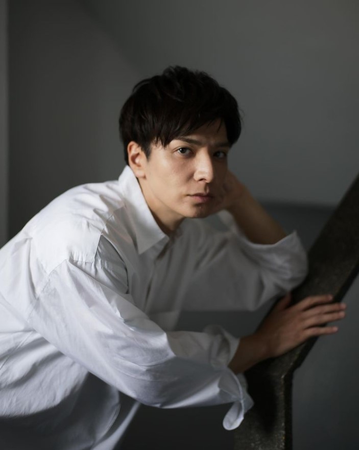 男神|日本“侧颜男神”升级当爸！和妻子相差10岁的爱情太让人羡慕…