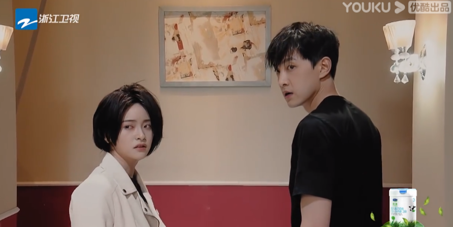 尔冬升|某人气演员因骄气再引争议，惠英红好言相劝，尔冬升：我要打击一下你