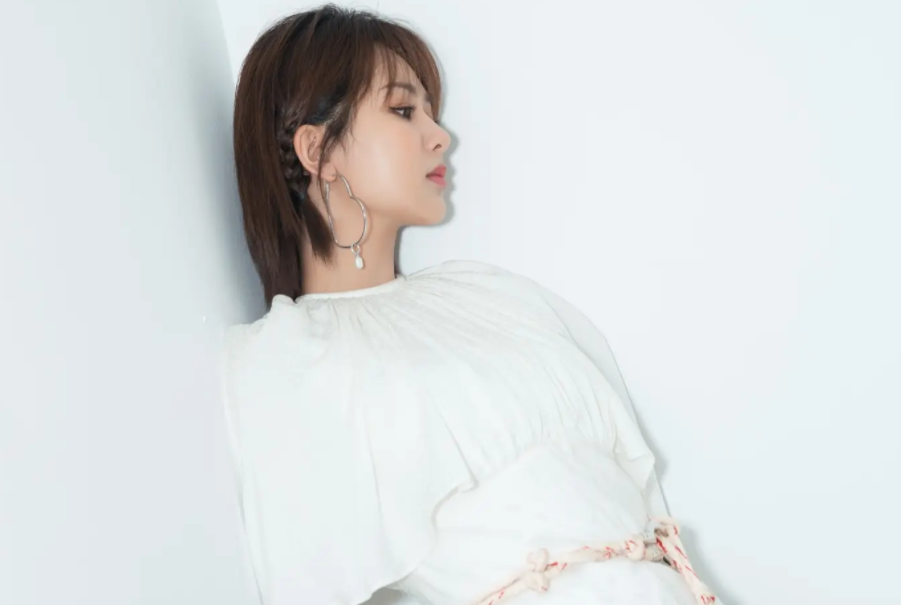 杨紫|杨紫是一个很努力的姑娘，是从骨子里热爱演戏的，而不是为了金钱