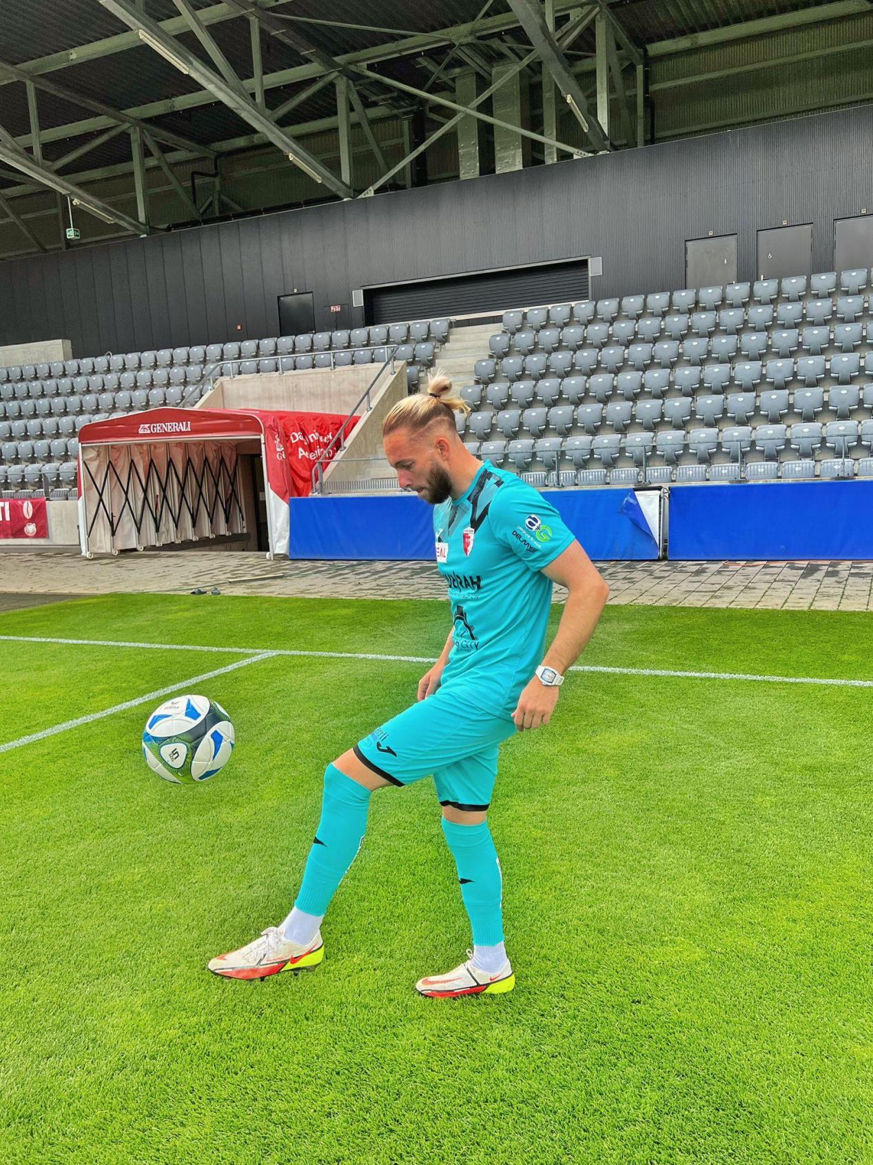 没有明星代言，但却被明星频频上手的DAVIS ELVIN手表怎么样？