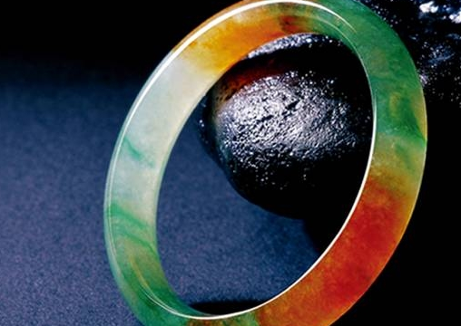 翡翠|高昂或者低廉的翡翠都有人购买，任何一个品种，都有喜爱它的人群