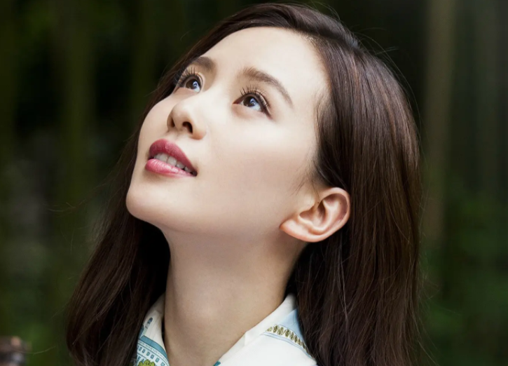 刘亦菲|刘亦菲和刘诗诗,仪态真的太好了,但是更喜欢刘亦菲