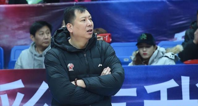 吴庆龙|青岛挖角辽篮教练组，吴乃群或顶替吴庆龙担任主帅