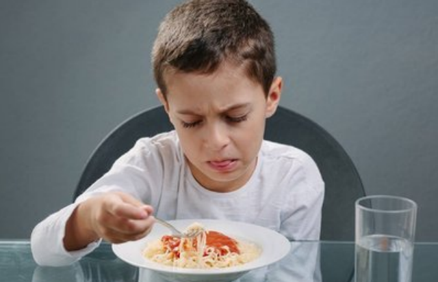 针灸|多名院士呼吁停止食用:比添加剂还伤脾胃,提醒家长:趁早撤下餐桌