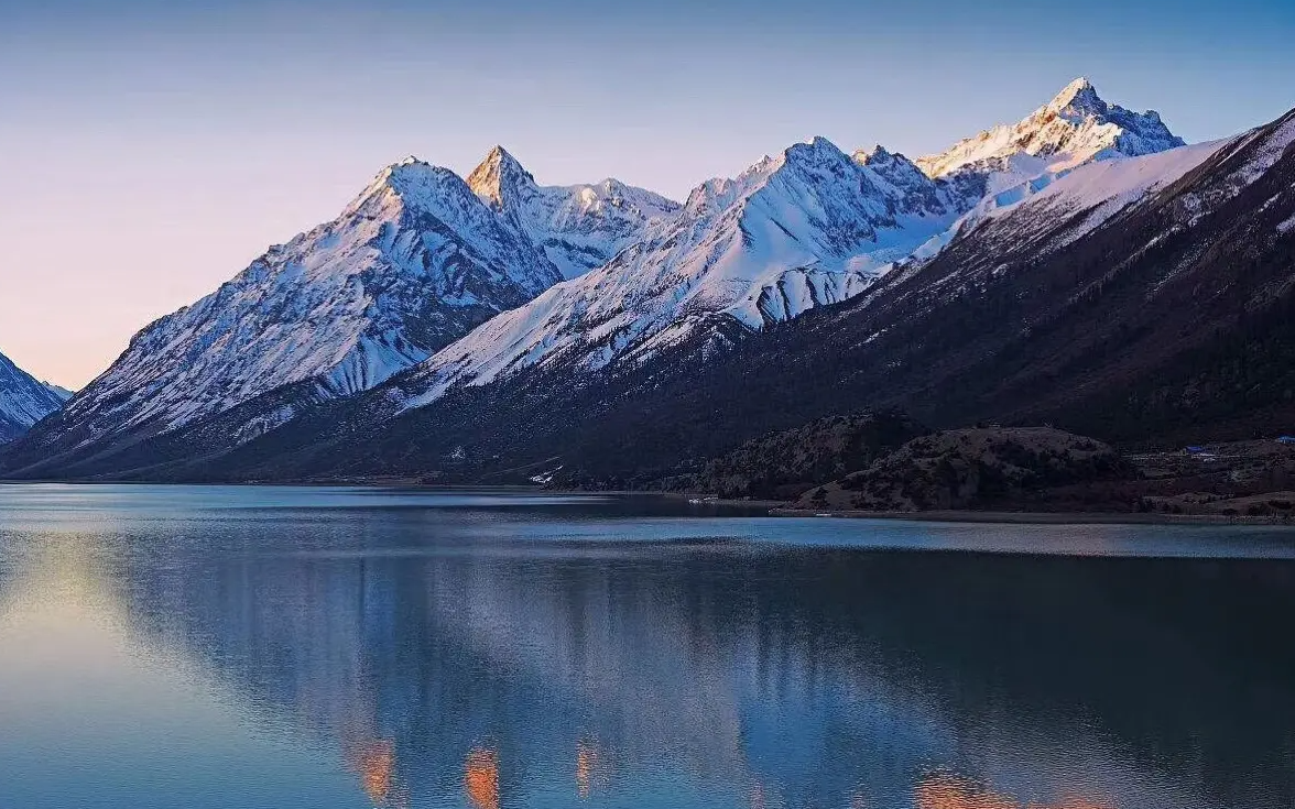美丽|好似被打翻的染料盒的美景，你不好奇吗？看看这些五颜六色的美景