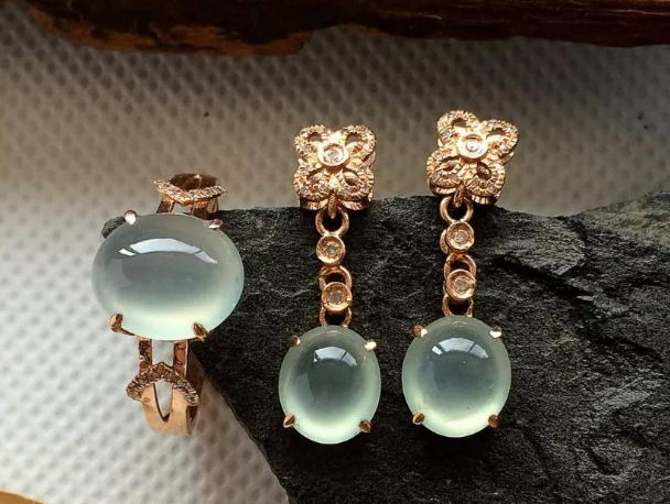 翡翠|翡翠的性价比,不能只看价格,价格低的不一定就值得收藏