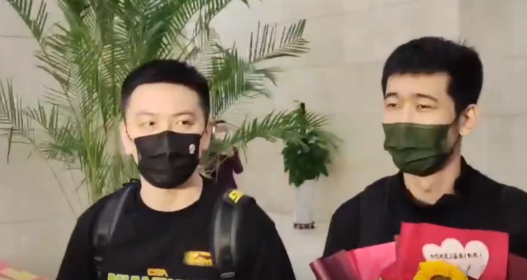 辽宁男篮|辽篮凯旋！获热情接机，郭艾伦人气旺，杨鸣霸气喊话：再立新功