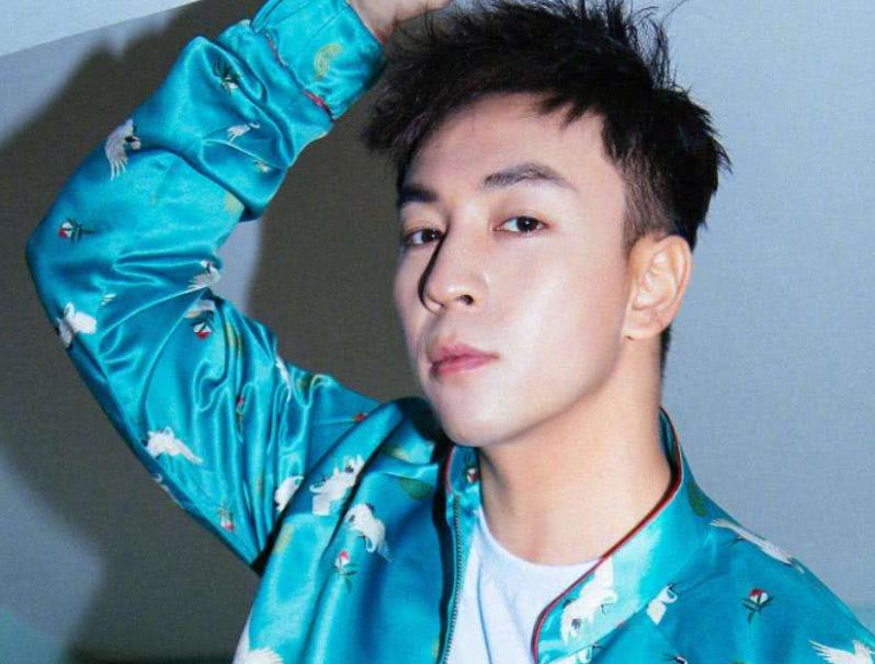 释小龙|小时候就是武打巨星，身价早早过亿，前女友柯洁结婚送上祝福