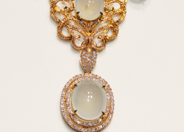 翡翠|翡翠饰品中,也有同音不同字的术语,但是含义却差别很大