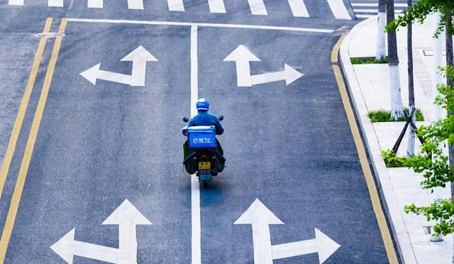 美团|外卖小哥正在被卷入一场更大的“战争”