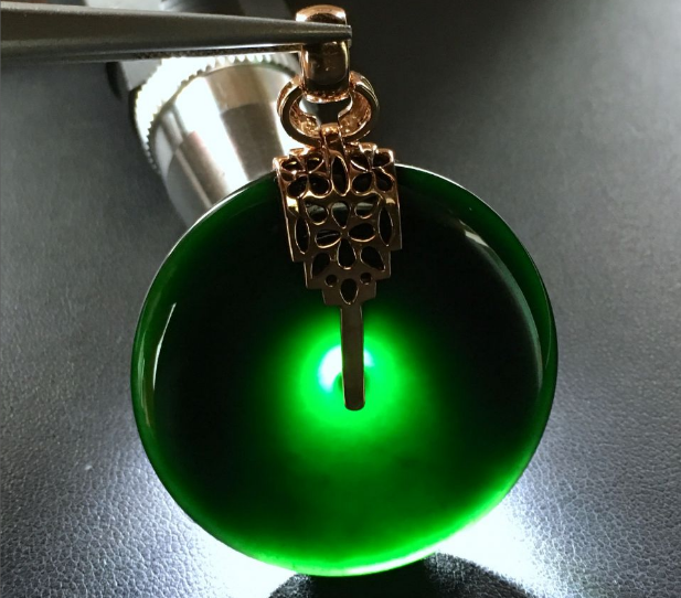 翡翠|黑色的翡翠不止是墨翠，还有另外一个品种，你知道是哪种吗？