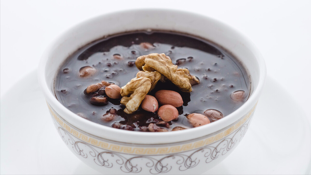 |60岁退休大爷确诊肝癌,医生:粥里放1物,或是在自毁肝脏