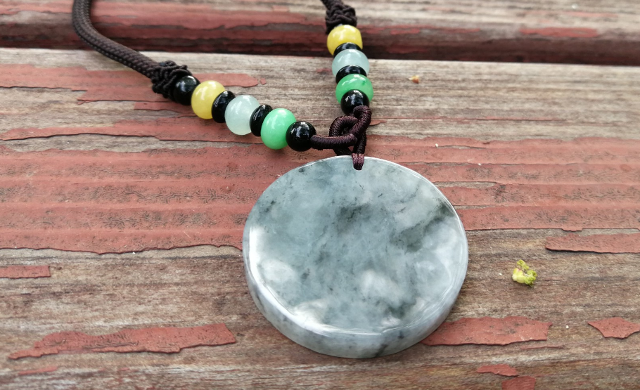 翡翠|翡翠雕刻应该如何计算费用呢?各个方面要求不同,主要着重这几点